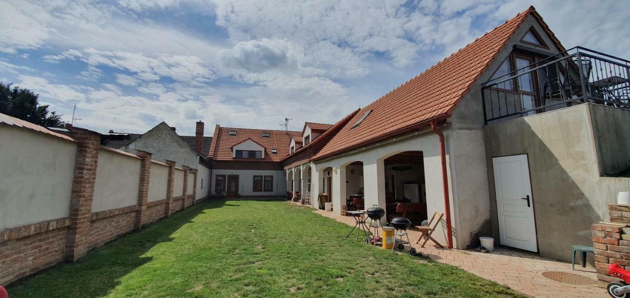 Penzion Dolní Dunajovice Dış mekan fotoğraf