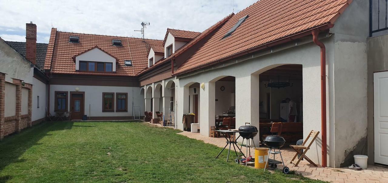Penzion Dolní Dunajovice Dış mekan fotoğraf