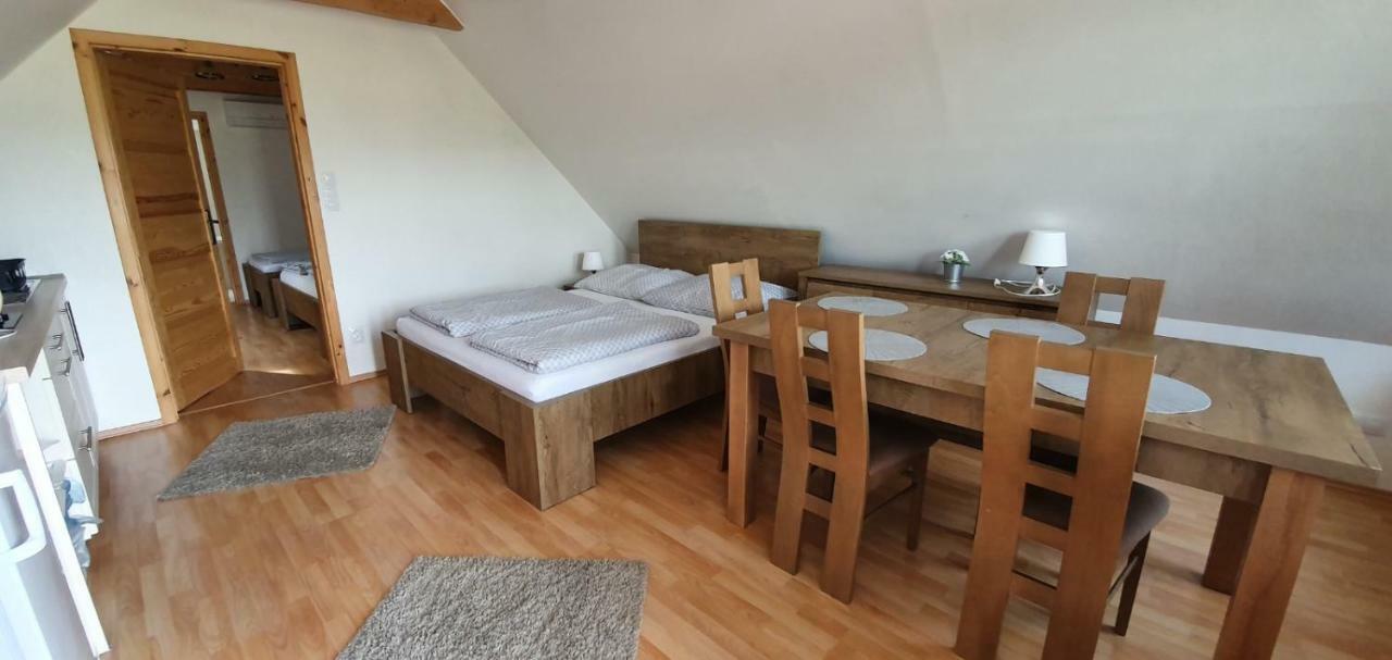 Penzion Dolni Dunajovice Otel Dış mekan fotoğraf